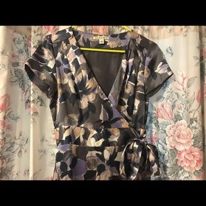 Silk floral dress. Worn 10x. Excellent condition.